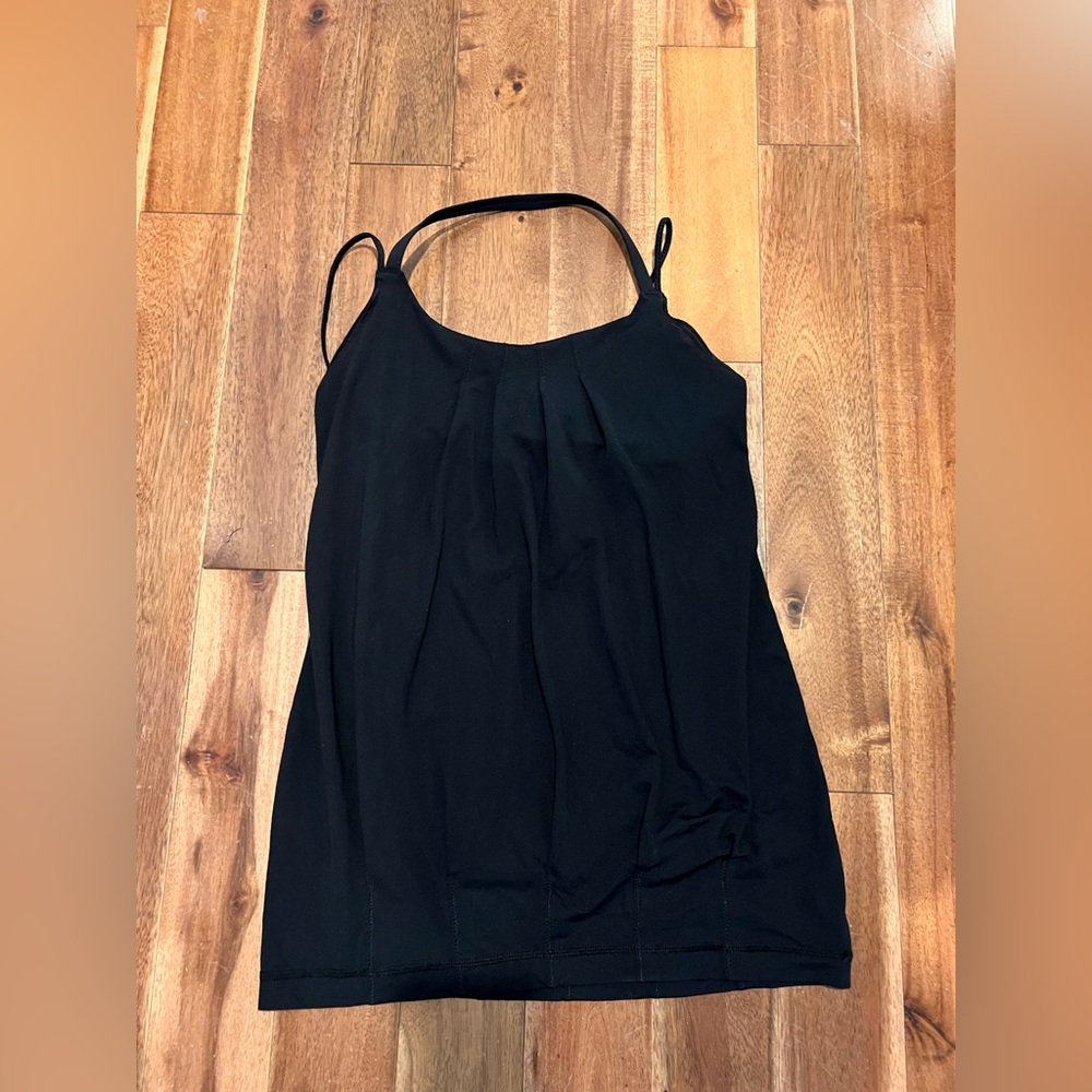 Lululemon Tank with Crossback Shelf Bra Size 6